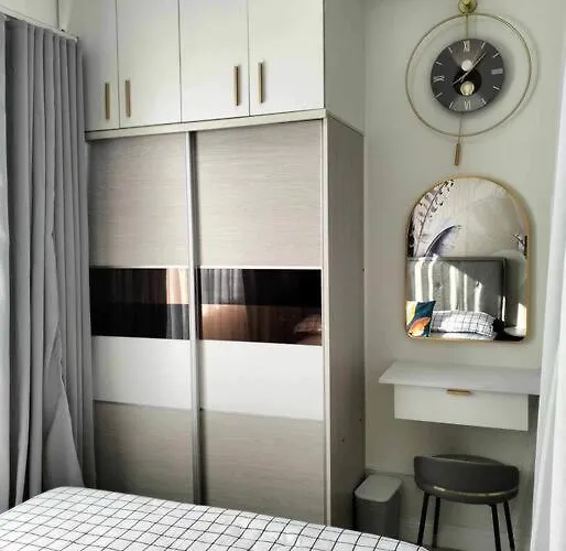 Posh 1 Bedroom Unit+ Netflix*wifi @ Shore 2 Apartment